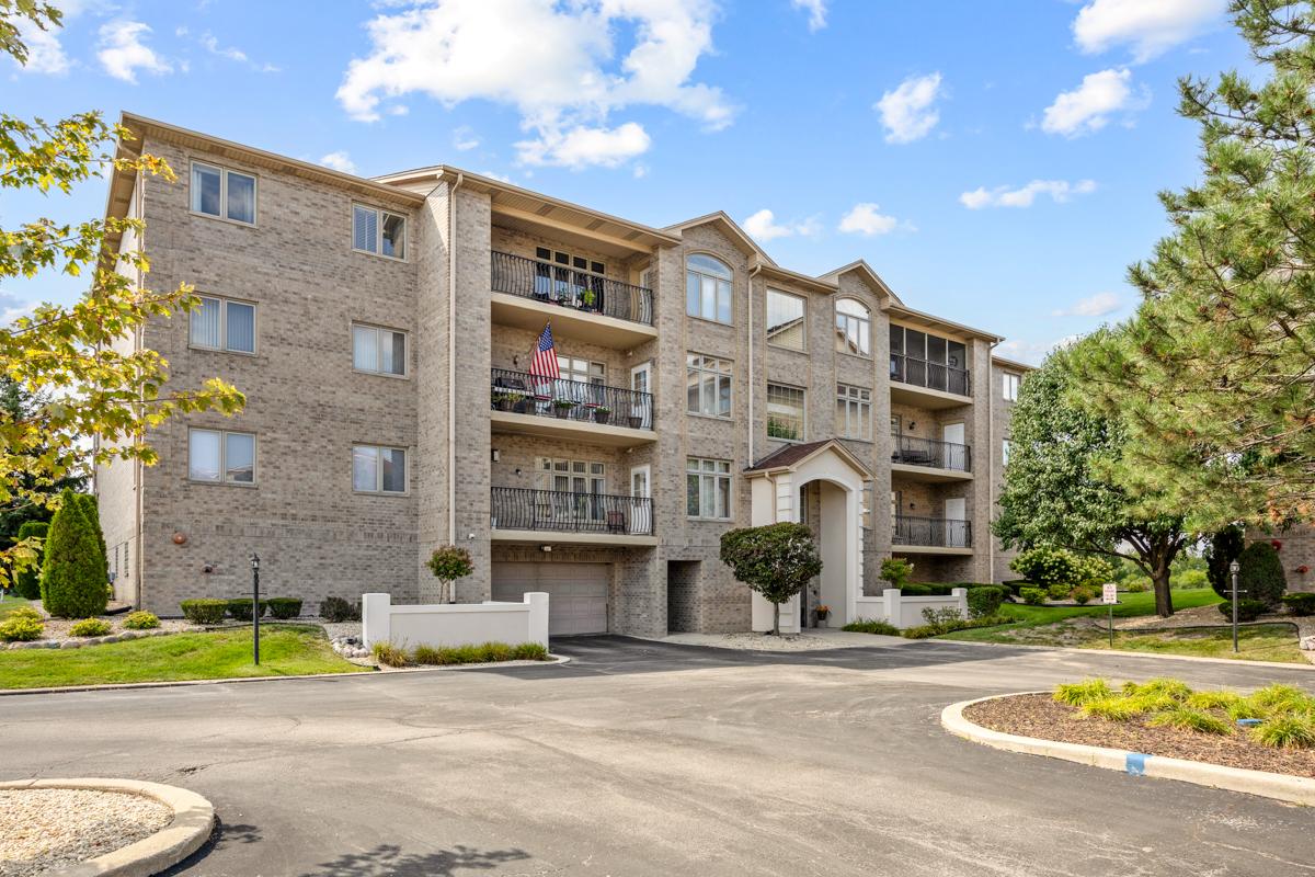 18650 Pine Lake Dr. #1D, Tinley Park, IL 60477