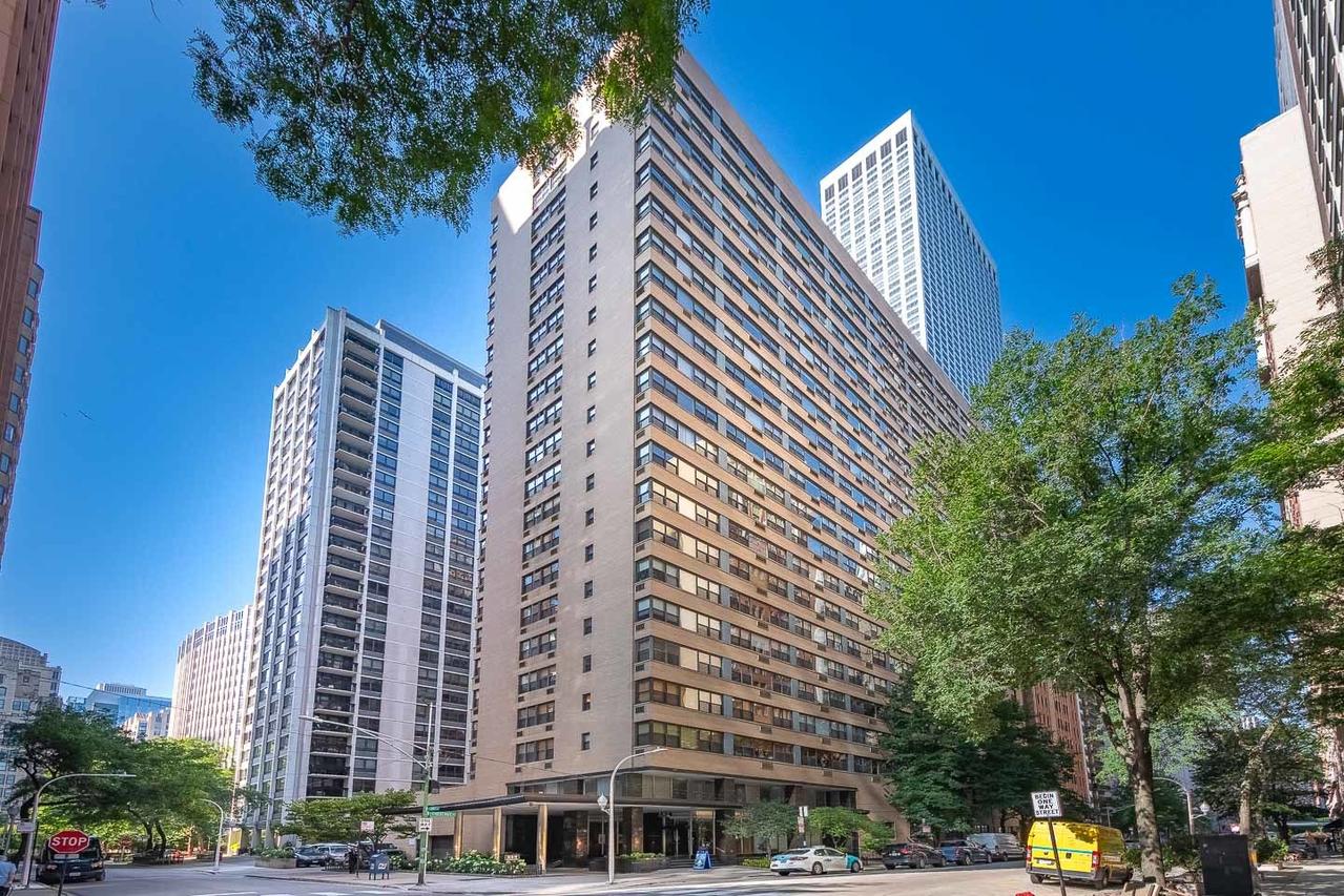 850 N Dewitt Pl. #16I, Chicago, IL 60611
