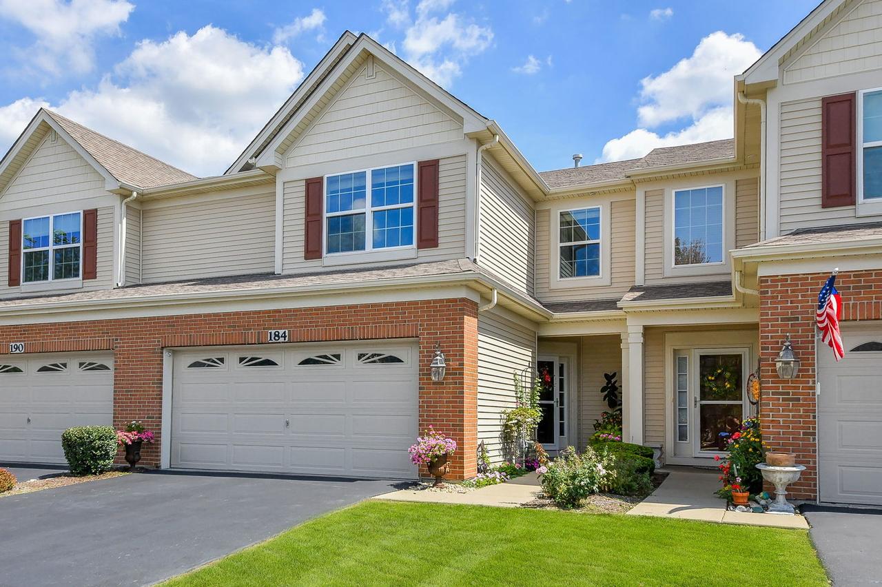 184 Birch Ln., St. Charles, IL 60175