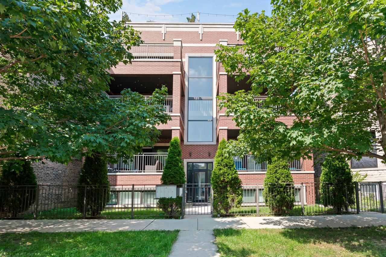 2506 N Rockwell St. #3N, Chicago, IL 60647