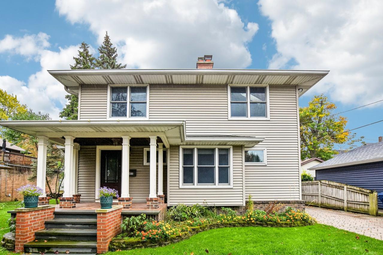 415 Douglas Ave., Waukegan, IL 60085