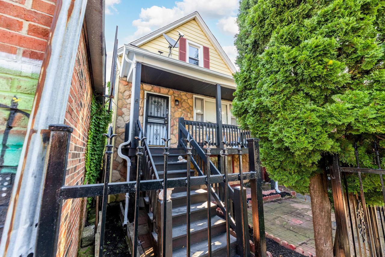 8333 S Baltimore Ave., Chicago, IL 60617