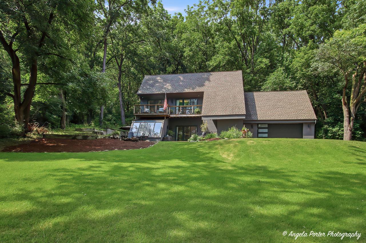 118 Brookbridge Rd., Trout Valley, IL 60013