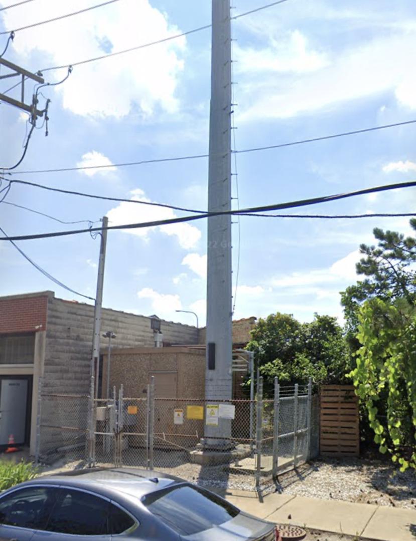 4833 W Wilson Ave., Chicago, IL 60630