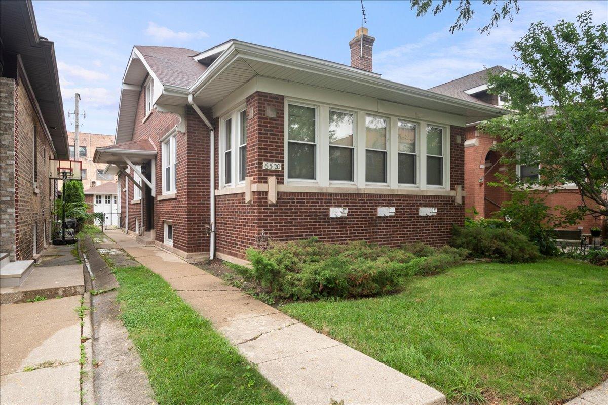 6520 N Fairfield Ave., Chicago, IL 60645