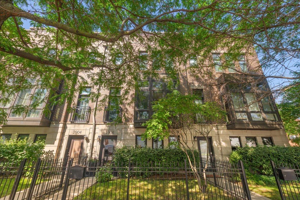 2906 N Paulina St. #13, Chicago, IL 60657