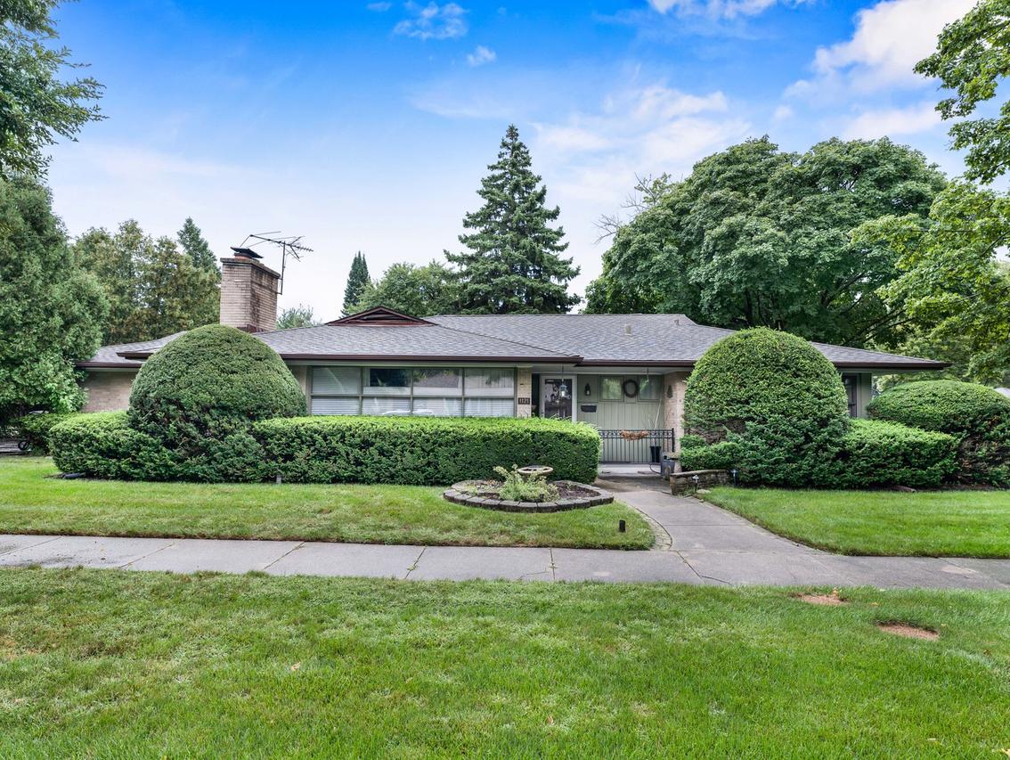 1121 S Aldine Ave., Park Ridge, IL 60068