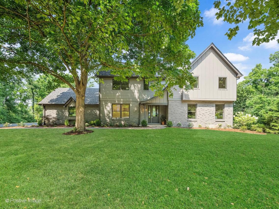 28w600 Indian Knoll Rd., West Chicago, IL 60185