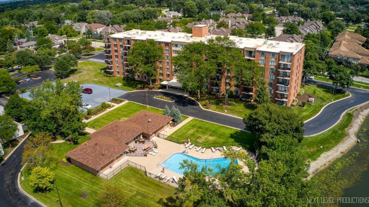 2000 Saint Regis Dr. #6F, Lombard, IL 60148