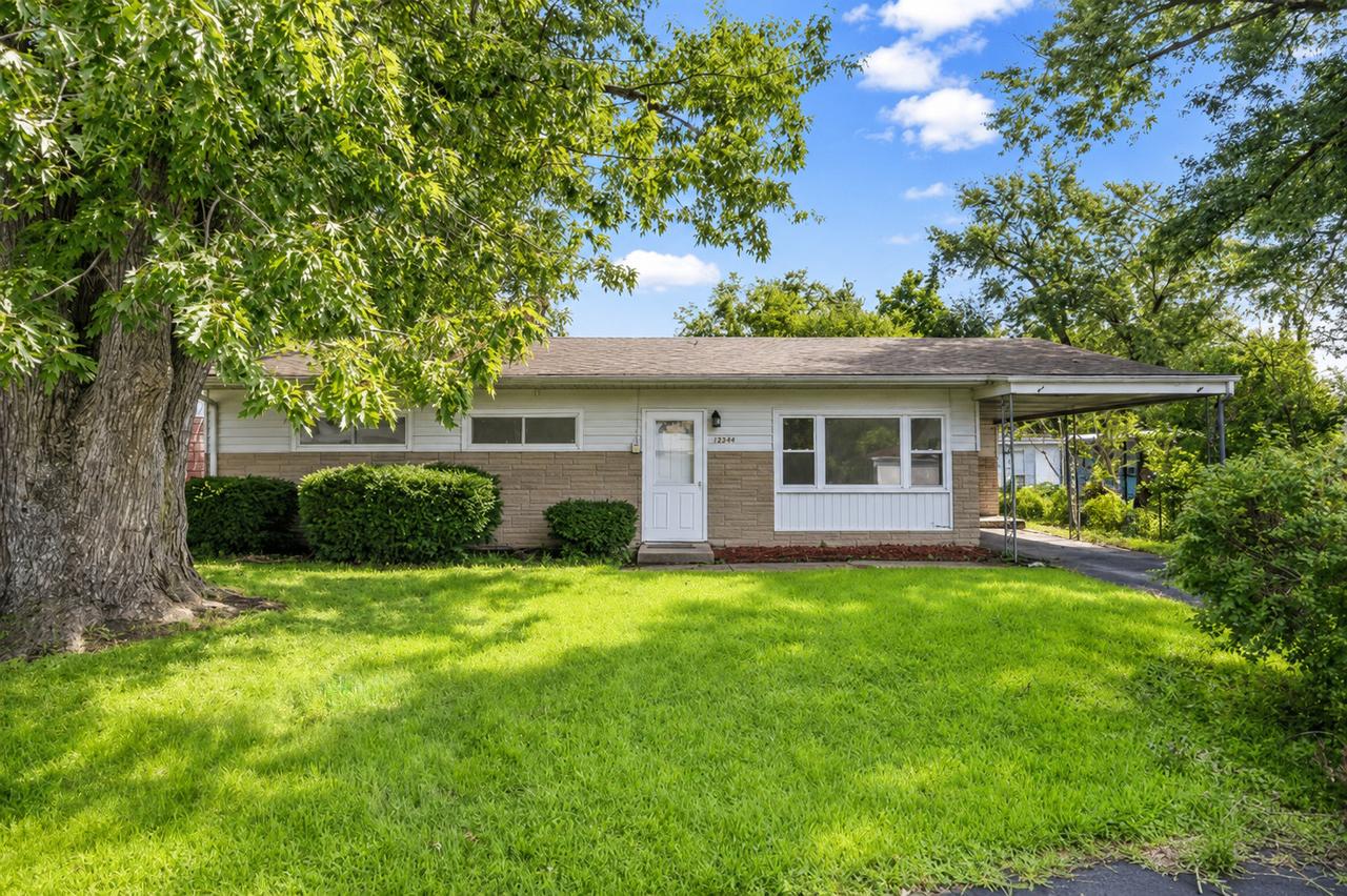 16243 Clifton Park Ave., Markham, IL 60428