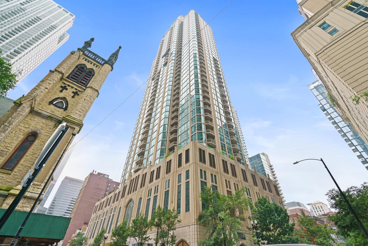 21 E Huron St. #2102, Chicago, IL 60611