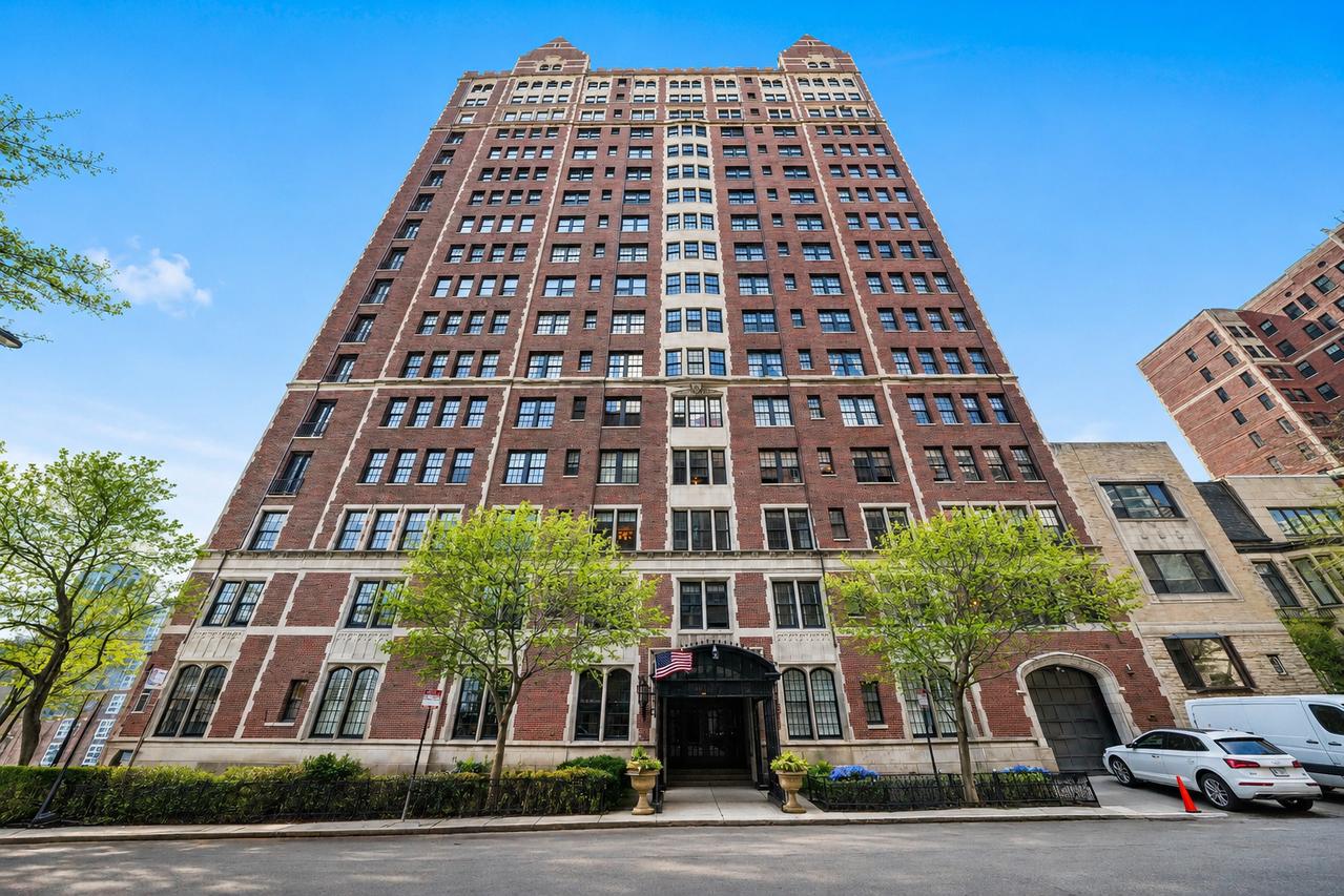 1120 N Lake Shore Dr. #18CD, Chicago, IL 60611