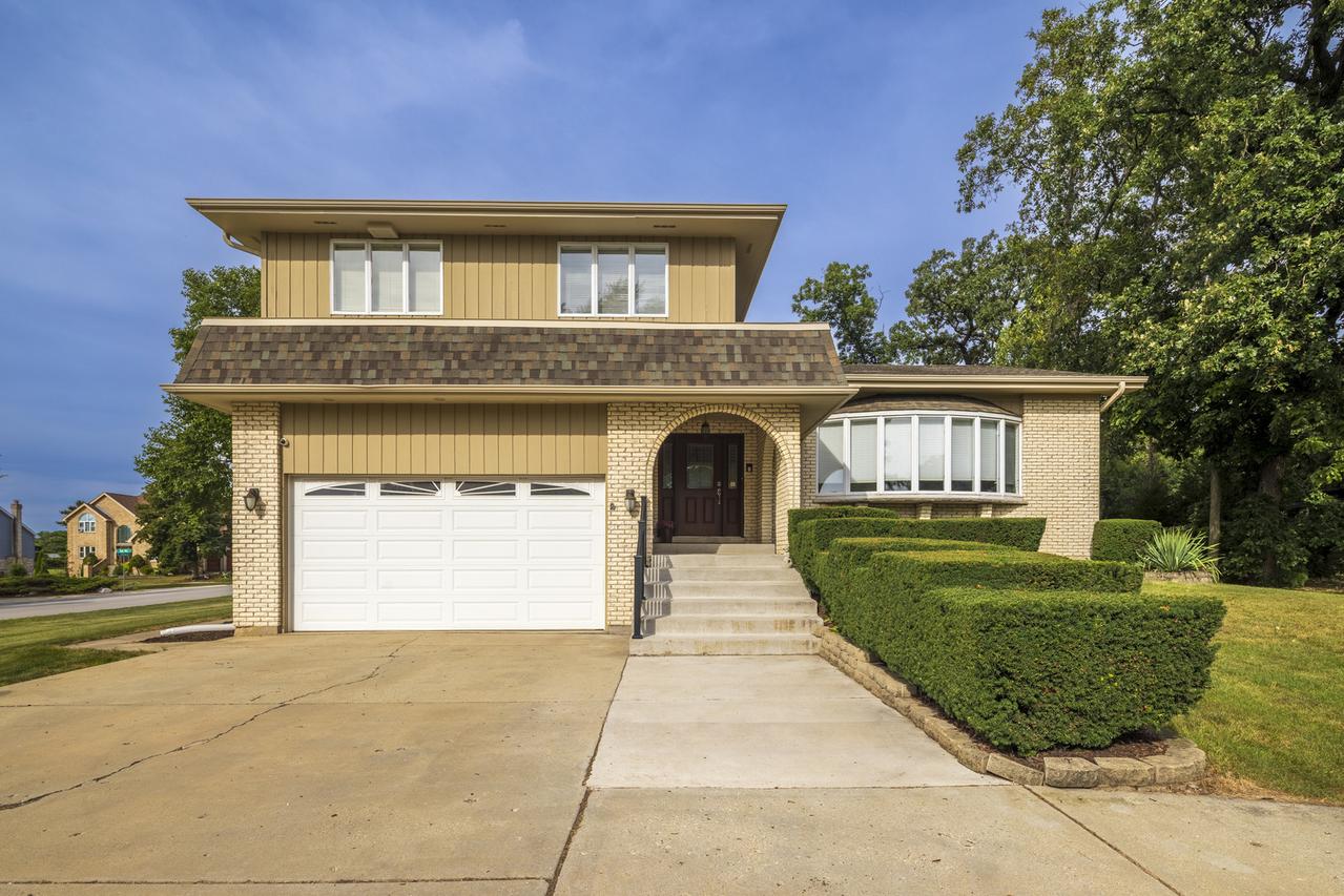 200 N Maple St., Addison, IL 60101
