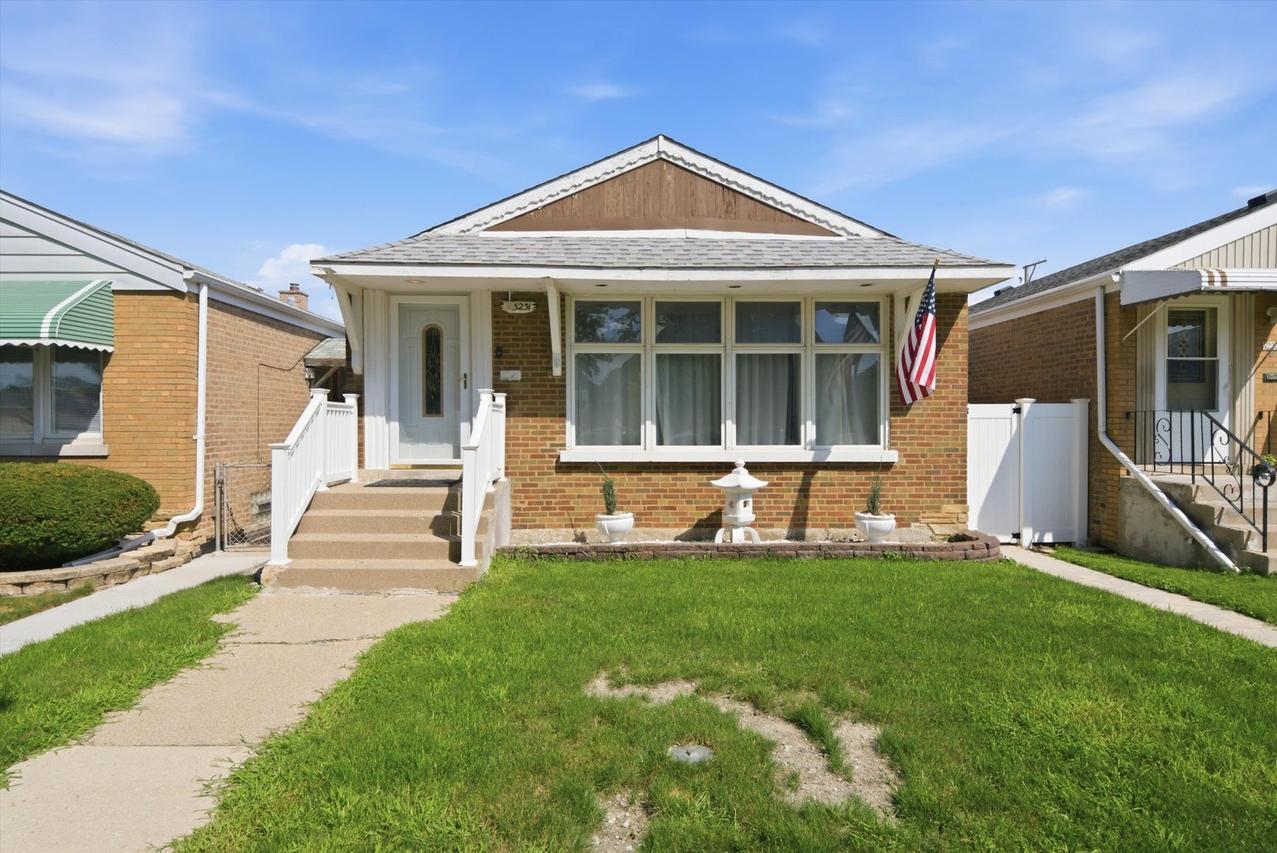 5231 S Meade Ave., Chicago, IL 60638