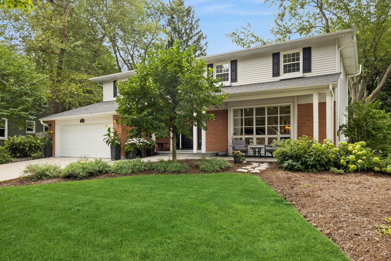 636 Burdick St., Libertyville, IL 60048