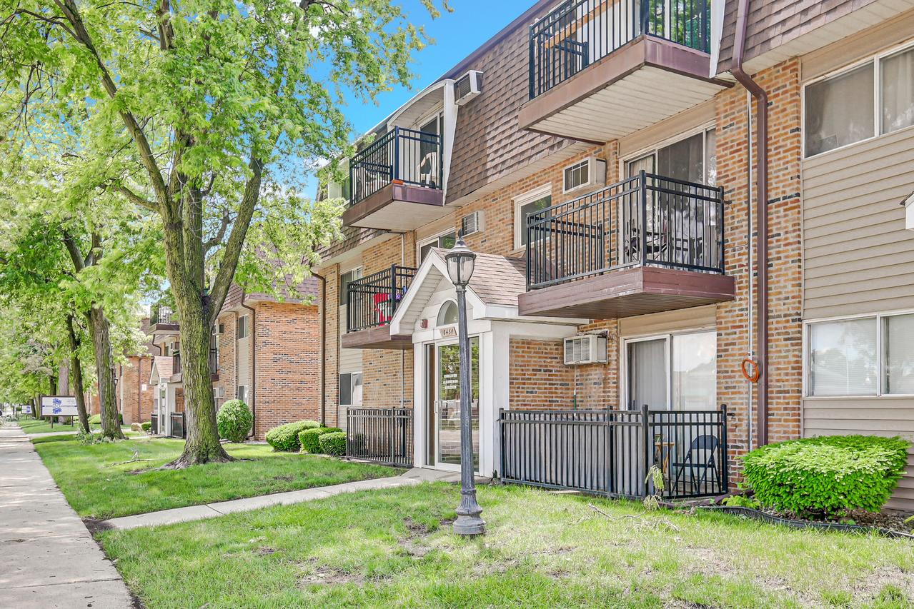 10430 Ridgeland Ave. #6, Chicago Ridge, IL 60415