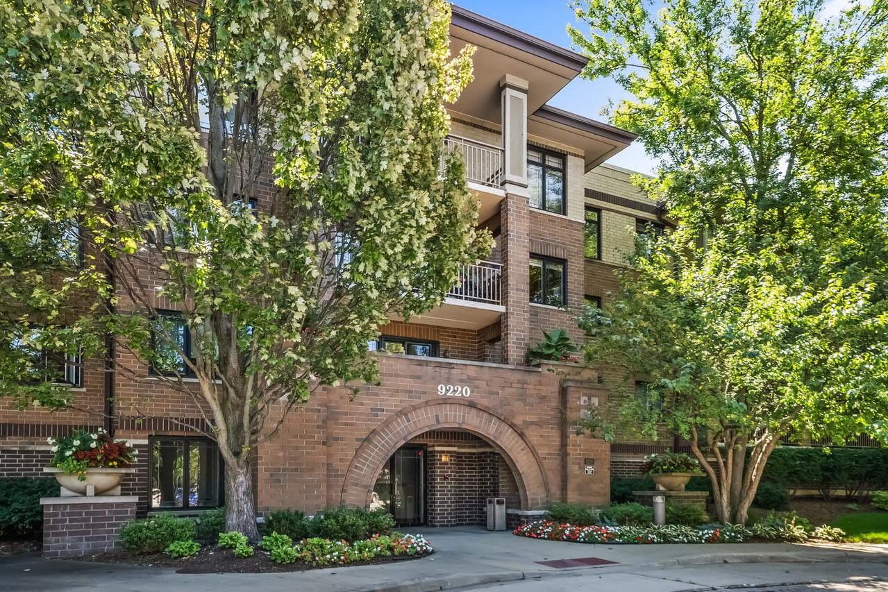 9220 E Prairie Rd. #306B, Evanston, IL 60203
