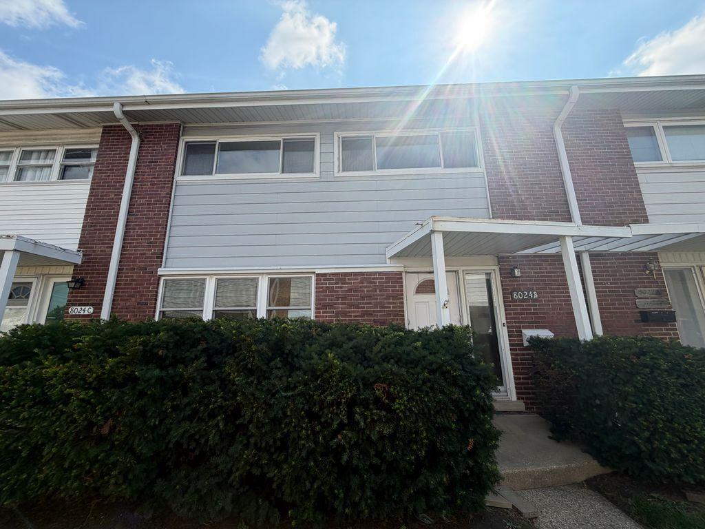 8024 W Lyons St. #B, Niles, IL 60714