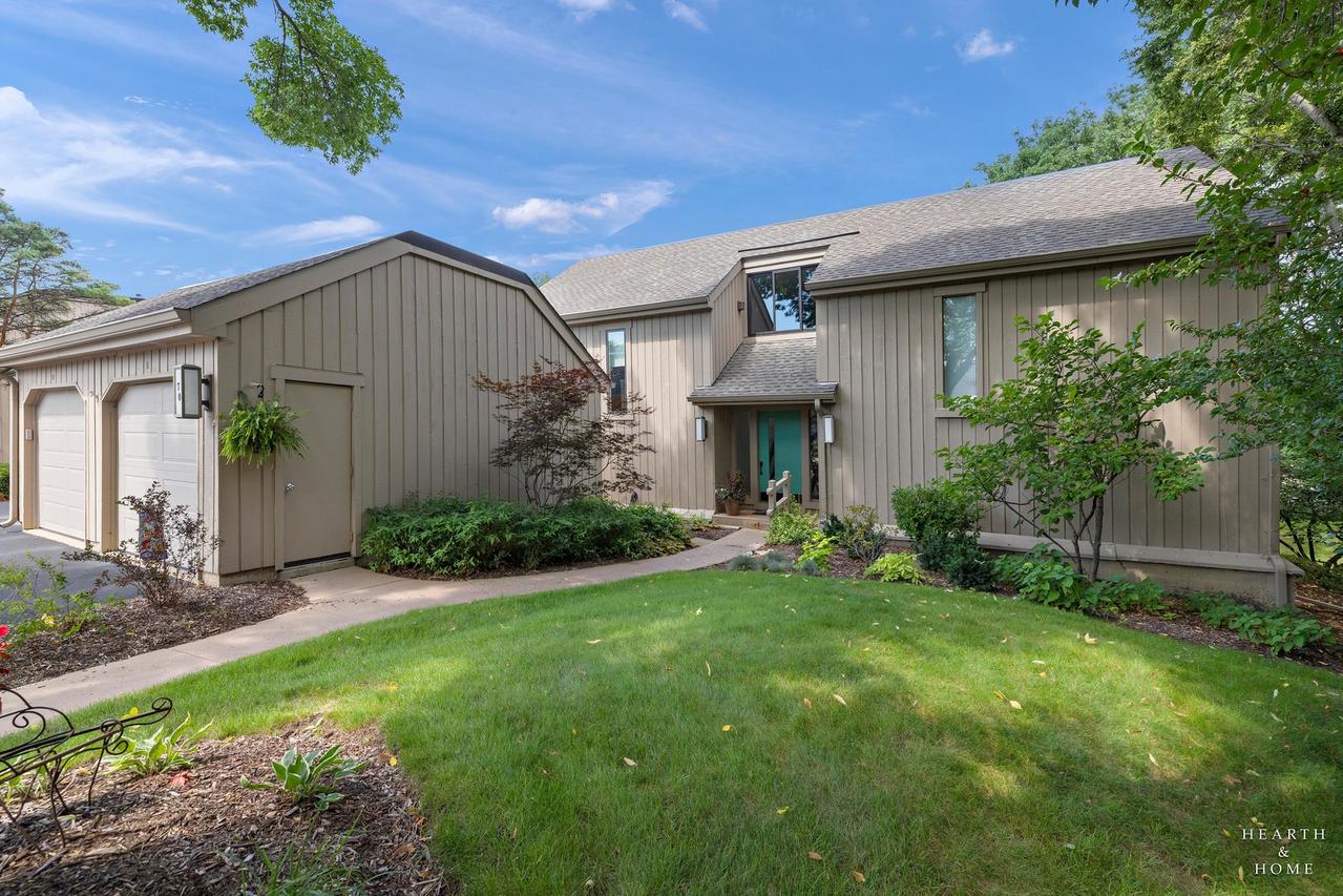 70 Cedar Ridge #C, Lake Barrington, IL 60010