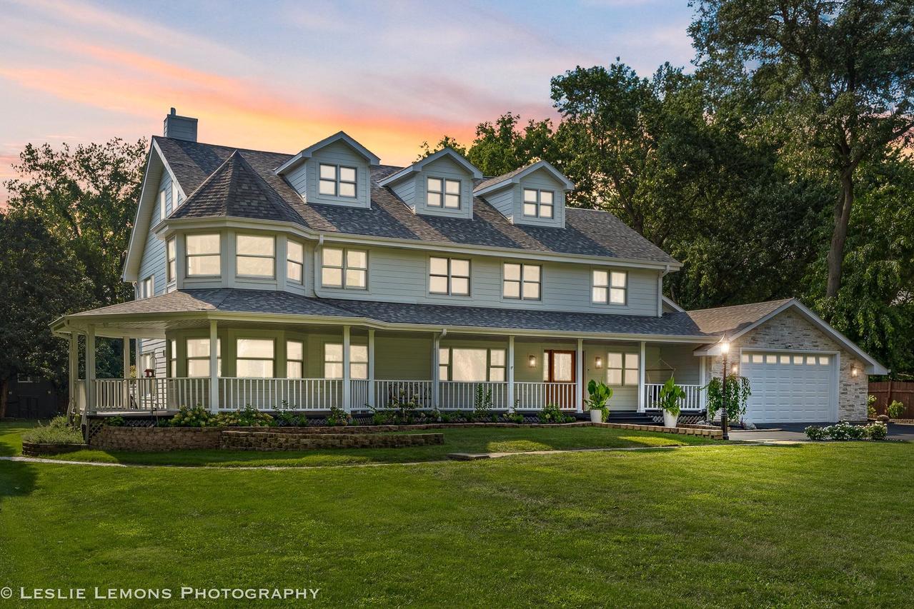 8S452 Bell Dr., Naperville, IL 60565