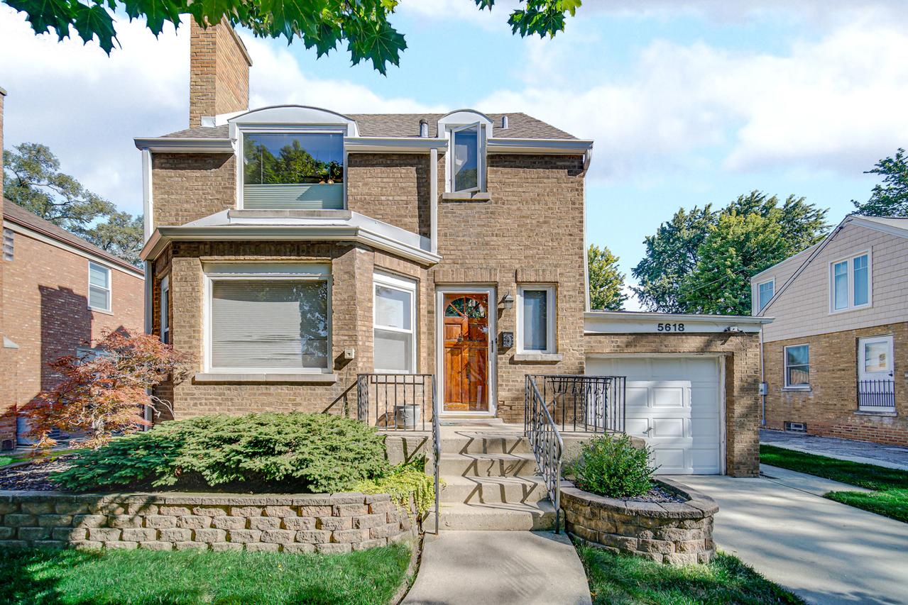 5618 Carol Ave., Morton Grove, IL 60053