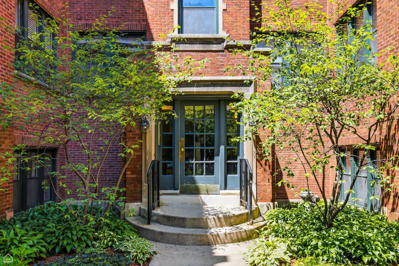 3126 W Carmen Ave. #3, Chicago, IL 60625