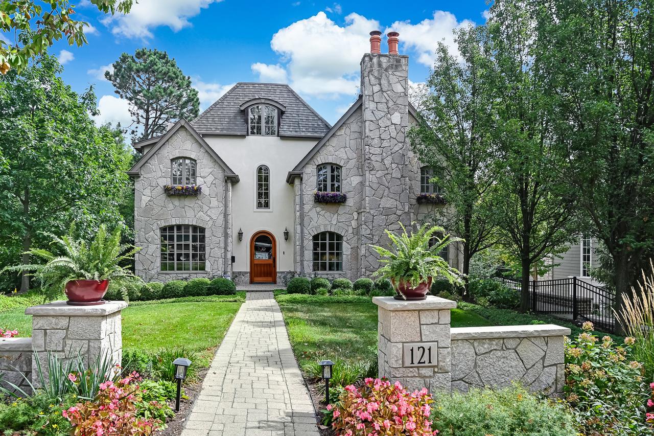 121 S Stough St., Hinsdale, IL 60521