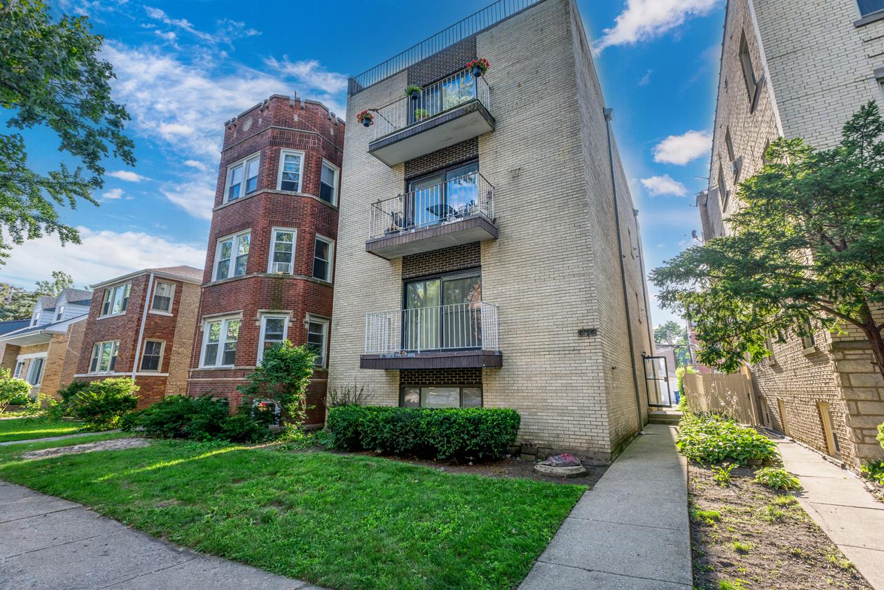 6126 N Francisco Ave. #1, Chicago, IL 60659