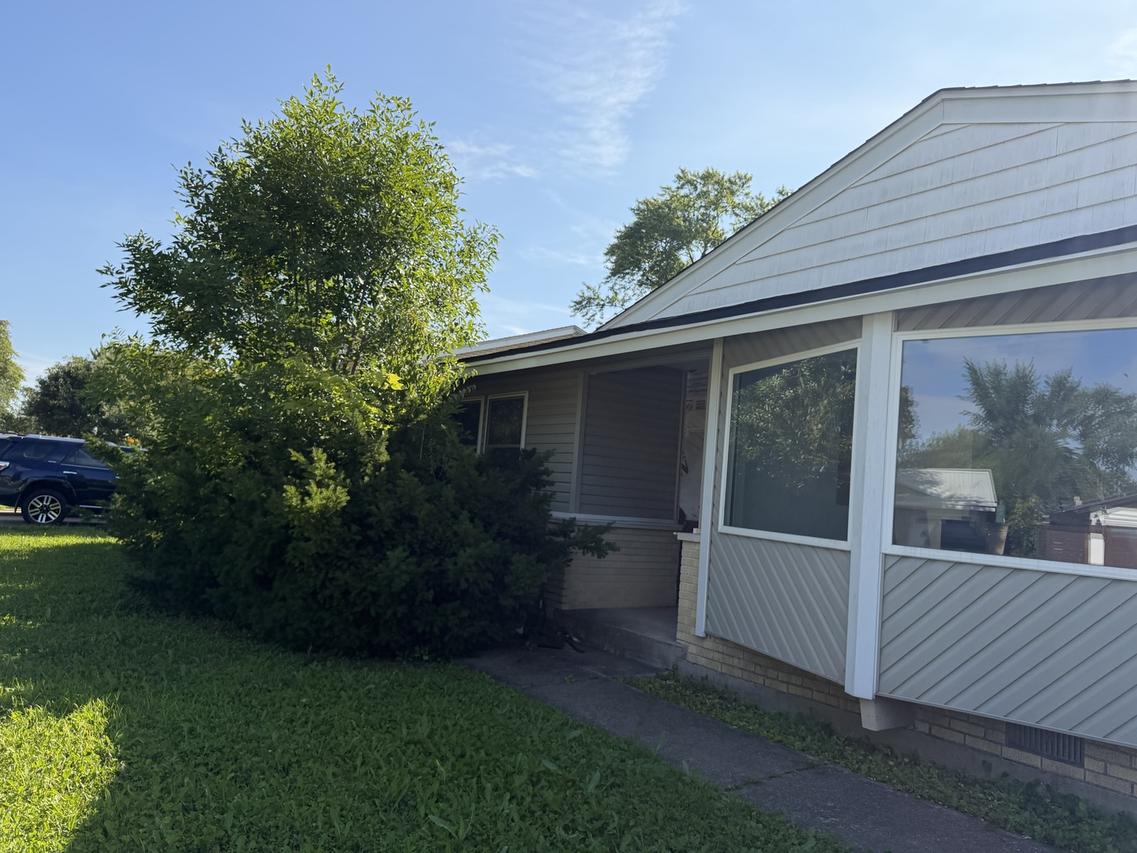 27 Evergreen St., Elk Grove Village, IL 60007