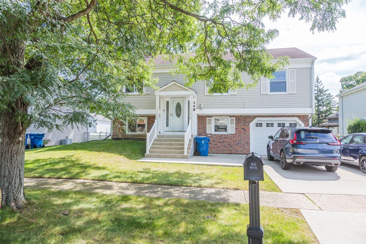 248 Hood Ct., Bartlett, IL 60103