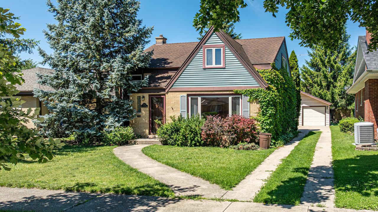 1952 Manchester Ave., Westchester, IL 60154
