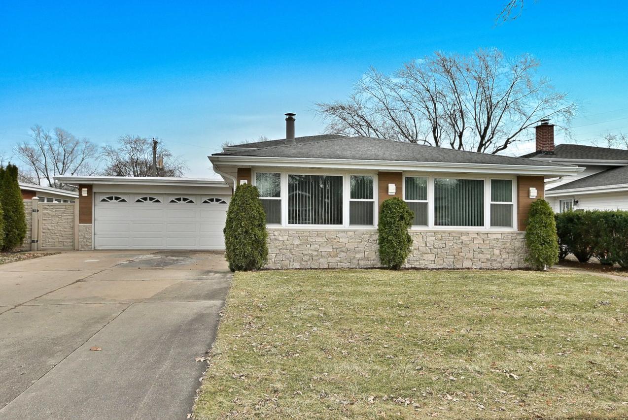 575 Bedford Ln., Des Plaines, IL 60016