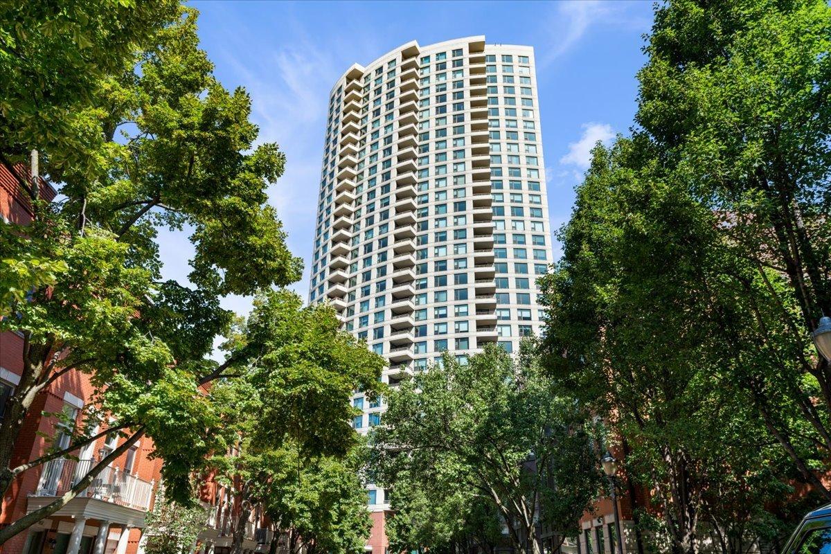 501 N Clinton St. #1304, Chicago, IL 60654