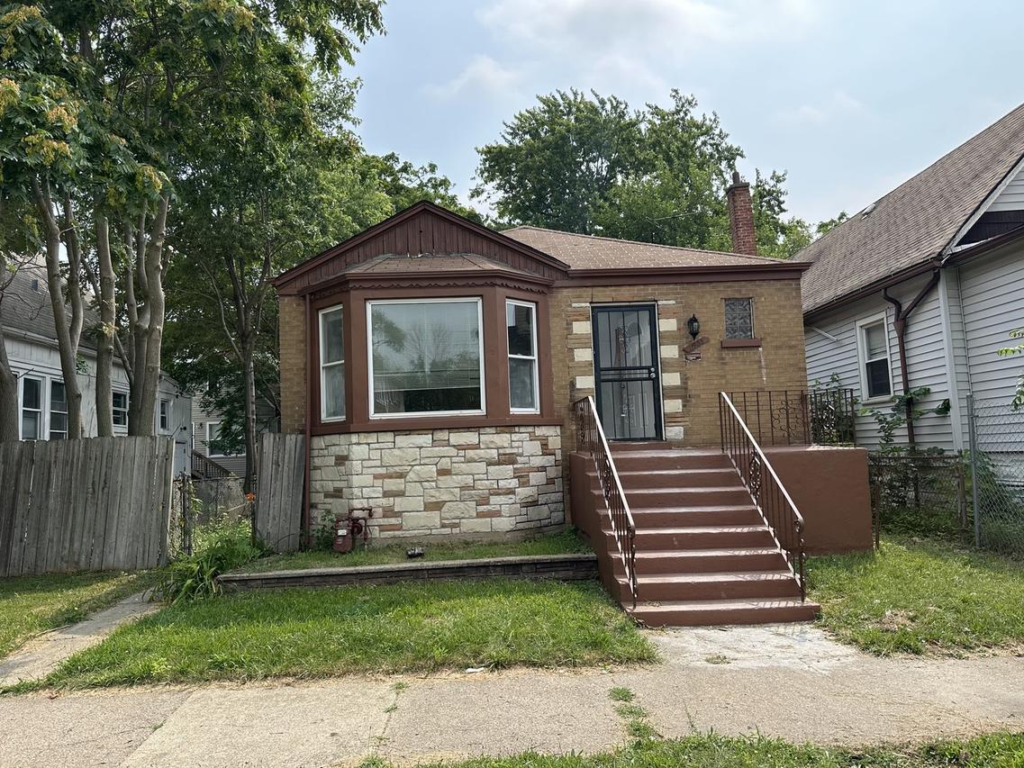 11953 S State St., Chicago, IL 60628