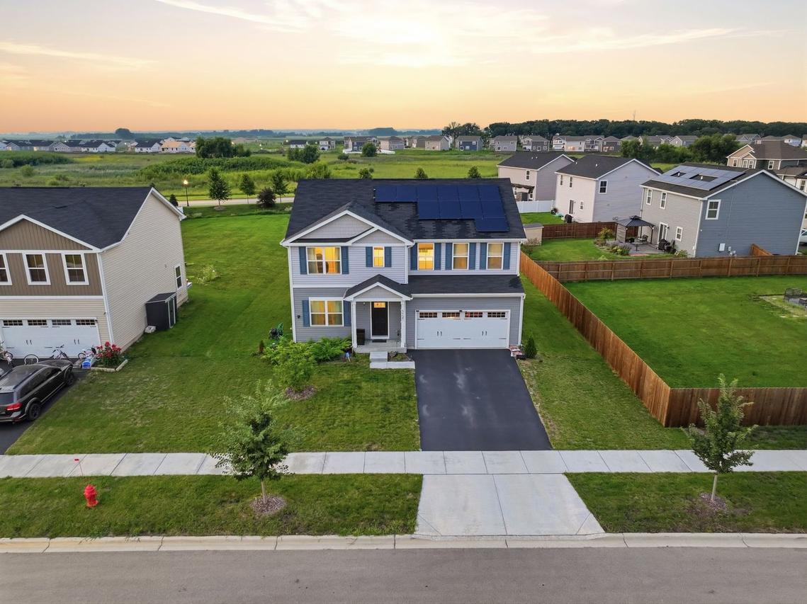 524 Wild Sienna, Hampshire, IL 60140