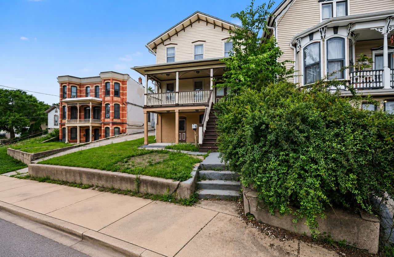 217 Michigan St., Elgin, IL 60120