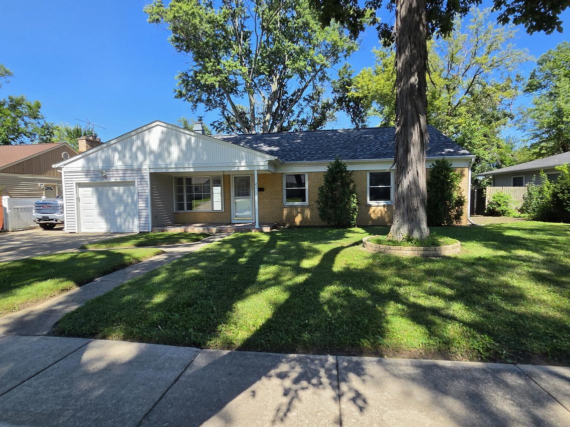 21 Crestview Ter., Buffalo Grove, IL 60089