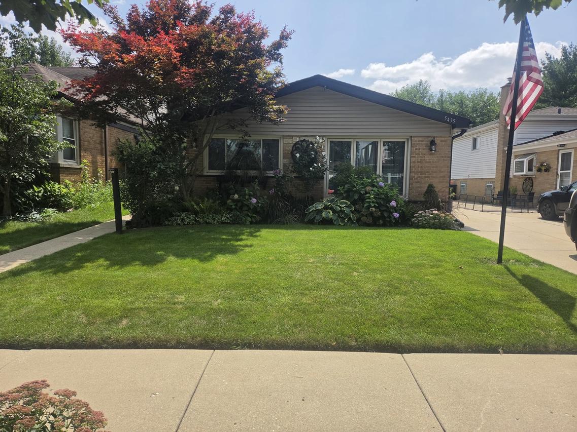 5435 Reba St., Morton Grove, IL 60053