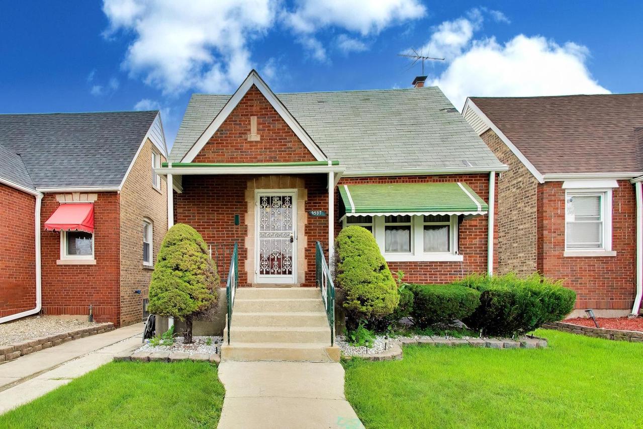 9537 S Indiana Ave., Chicago, IL 60649