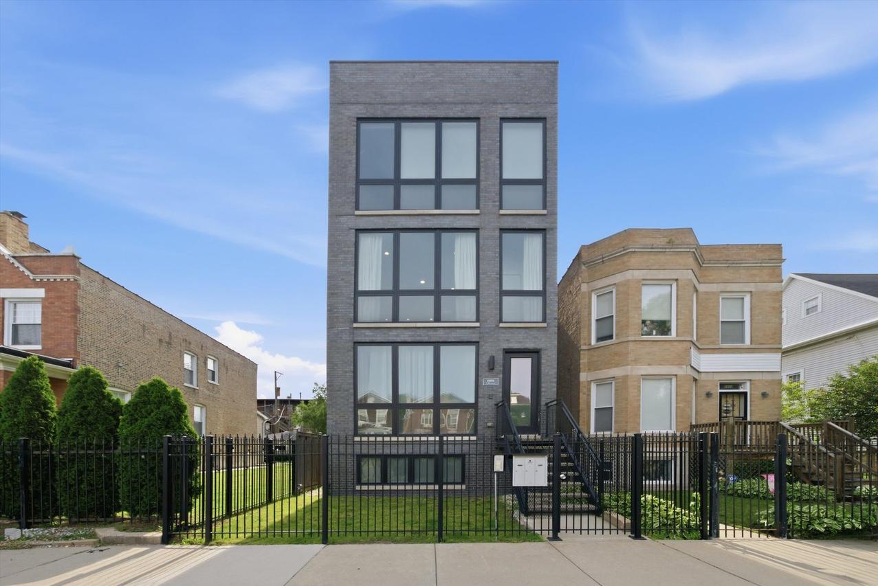 6606 S University Ave. #2, Chicago, IL 60637