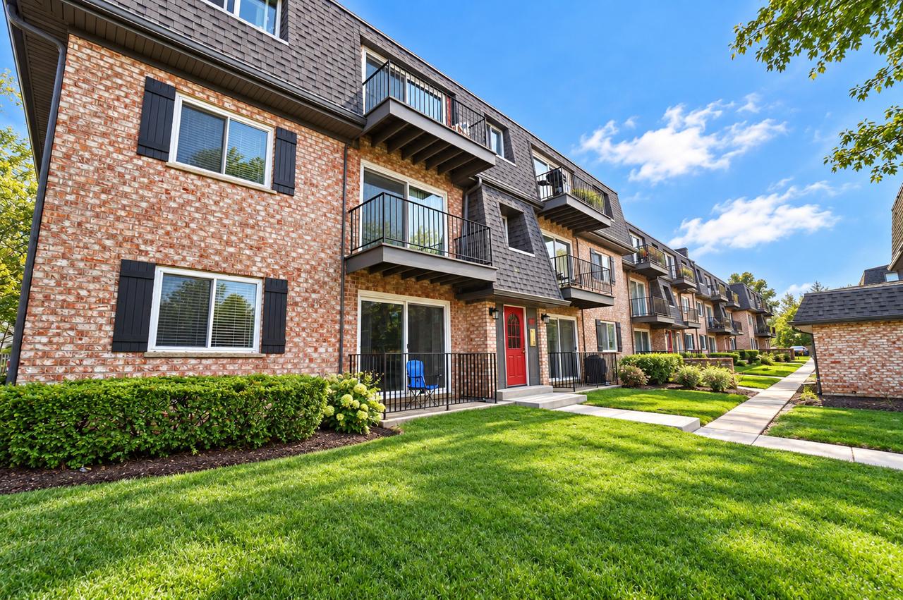 916 S Plum Grove Rd. #224, Palatine, IL 60067