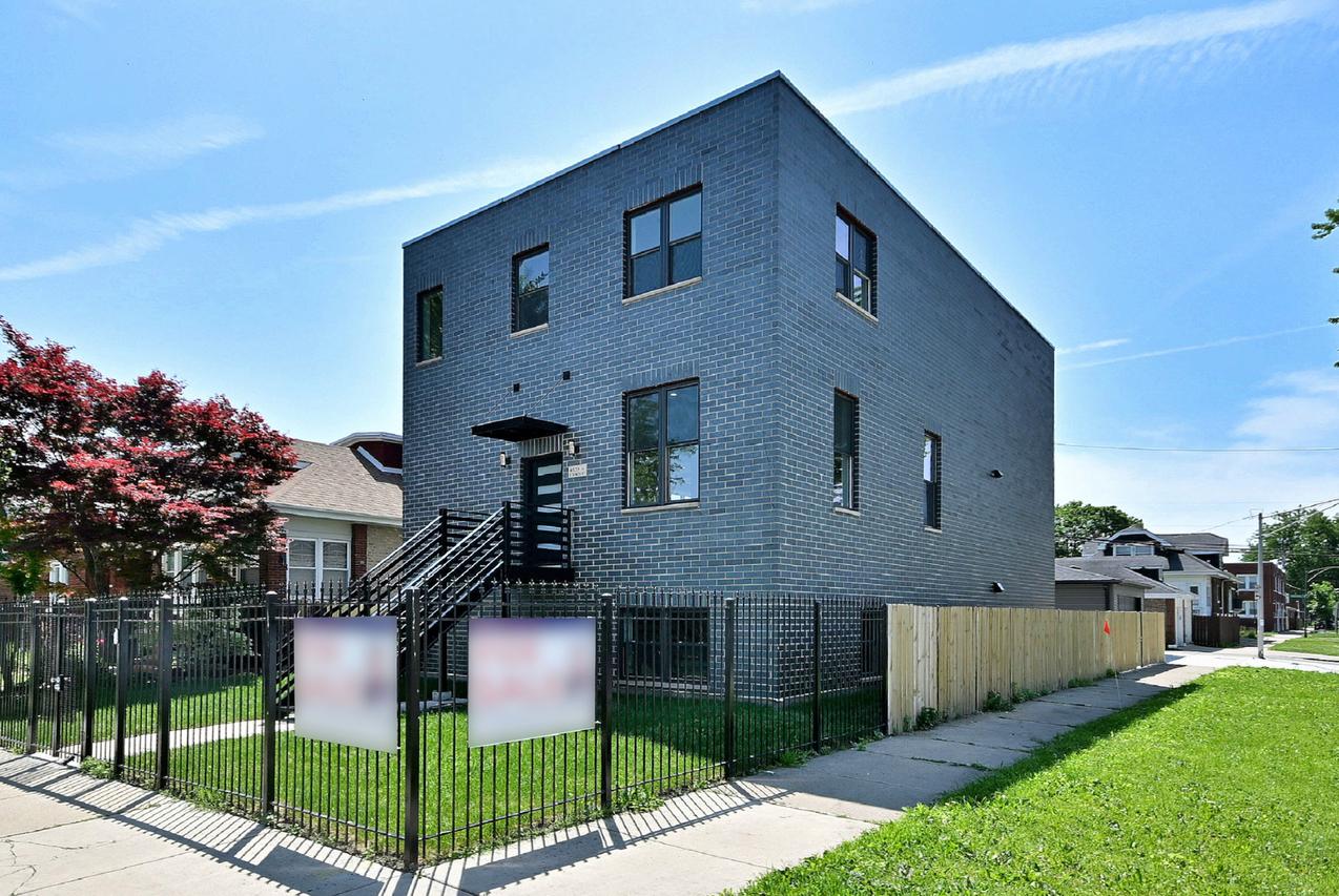 4859 W Hirsch St., Chicago, IL 60651