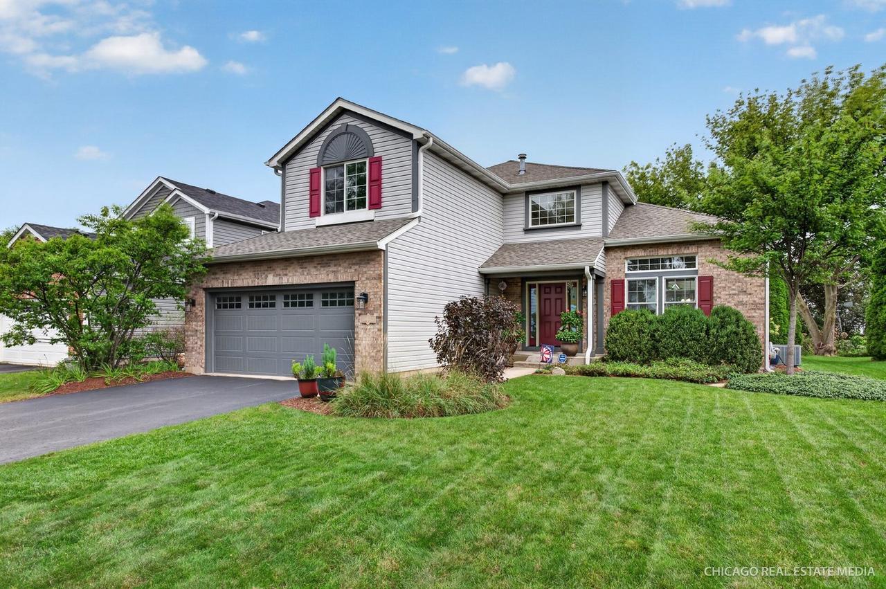 1172 Hillcrest Ln., Woodridge, IL 60517