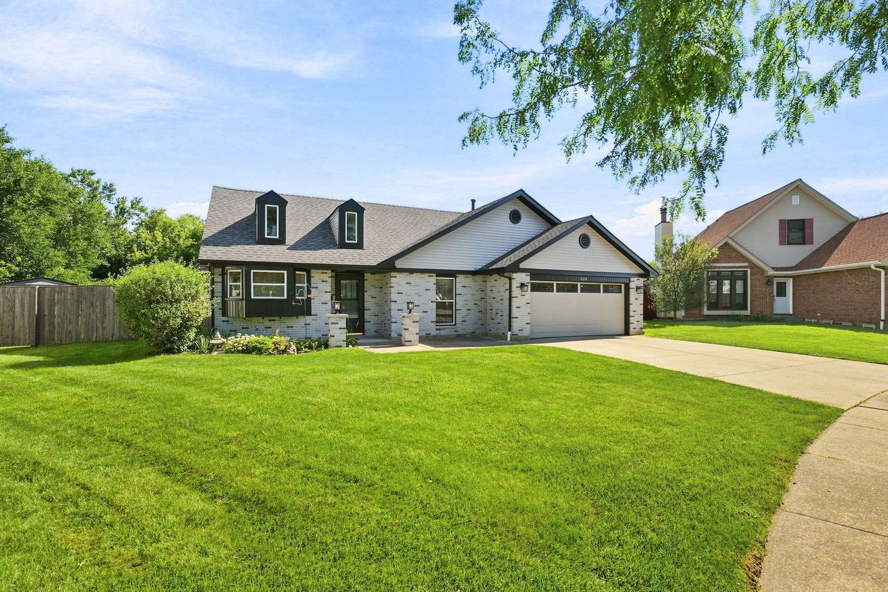 326 Homewood Dr., Bolingbrook, IL 60440