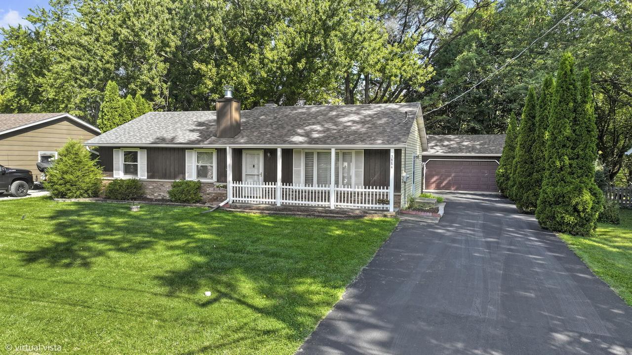 3884 Woodlawn Ave., Gurnee, IL 60031