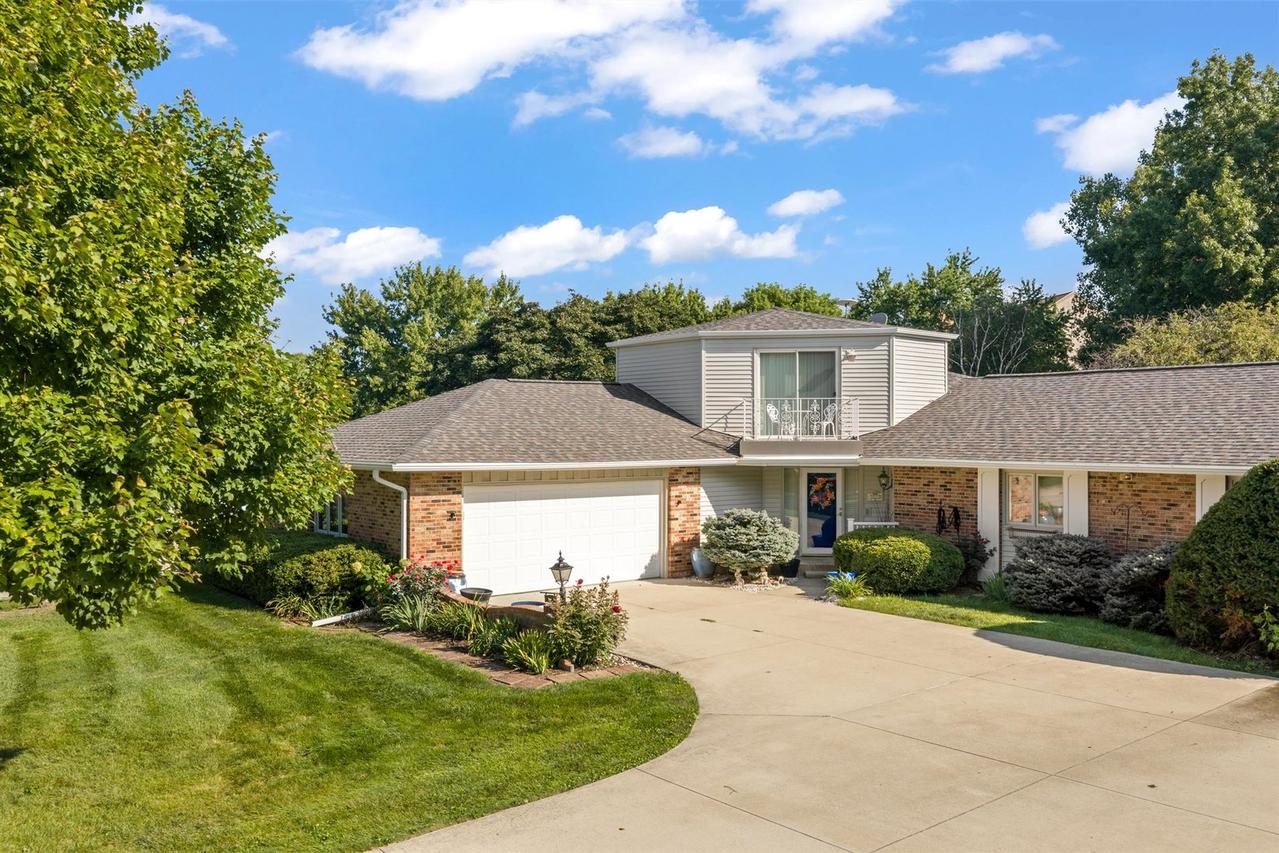 3812 Fields South Ct., Champaign, IL 61822