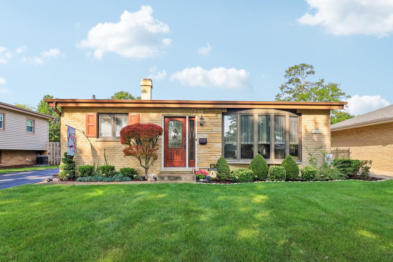 1058 Seymour Ave., Des Plaines, IL 60016