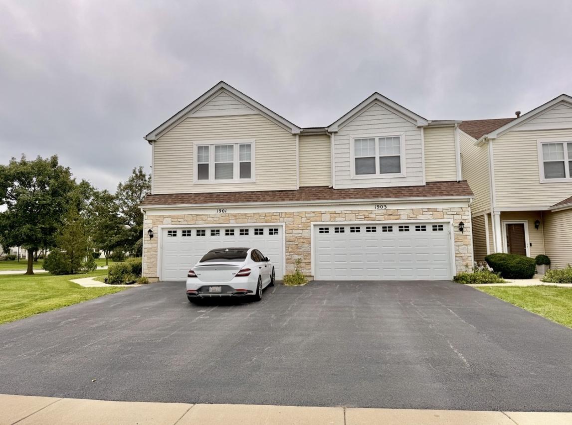 1903 Cobblestone Dr., Carpentersville, IL 60110