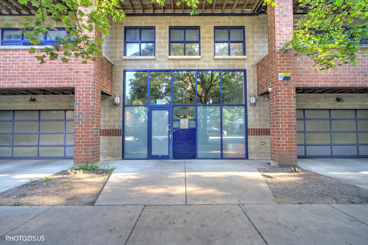 2251 W St Paul Ave. #3C, Chicago, IL 60647