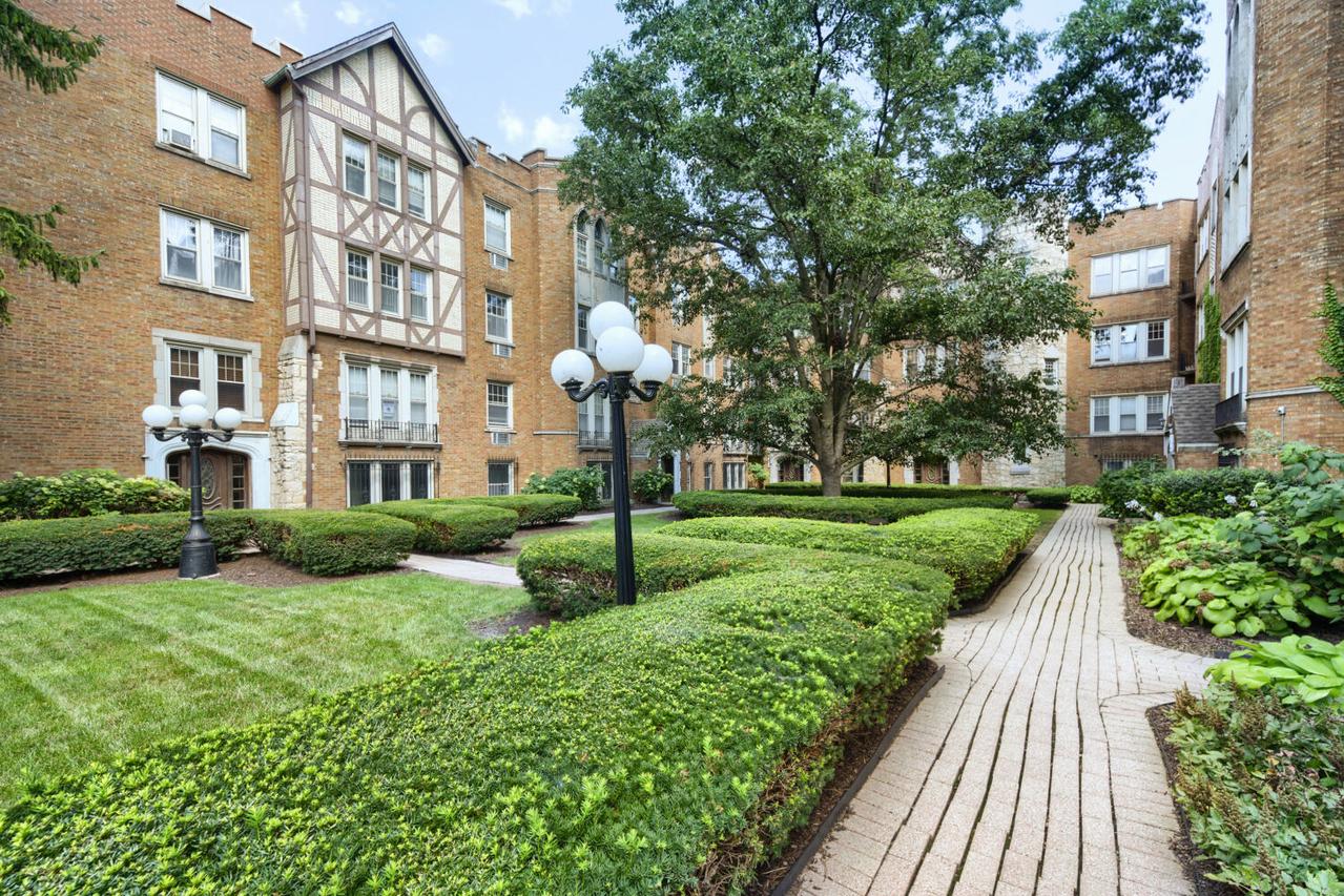10943 S Longwood Dr. #2, Chicago, IL 60643